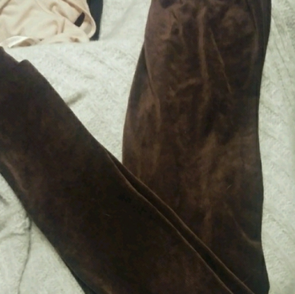 GREAT CONDITION 1 PAIR OF LEGGINGS